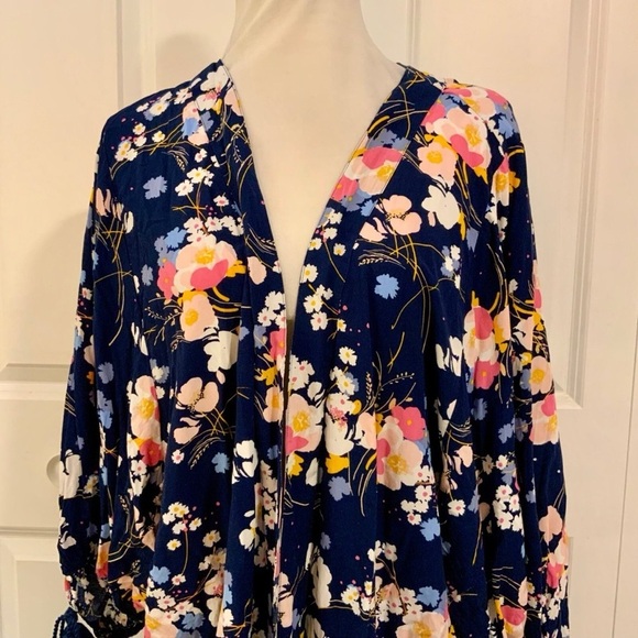 a.n.a. Blue Floral Balloon Tassel Trim Sleeve Rayon Kimono Cardigan - Picture 4 of 5